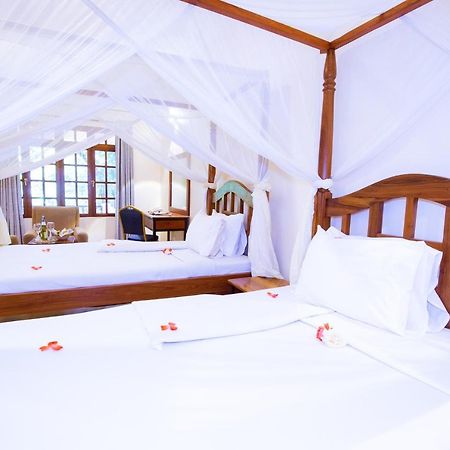 Eileen'S Trees Inn Карату Екстериор снимка