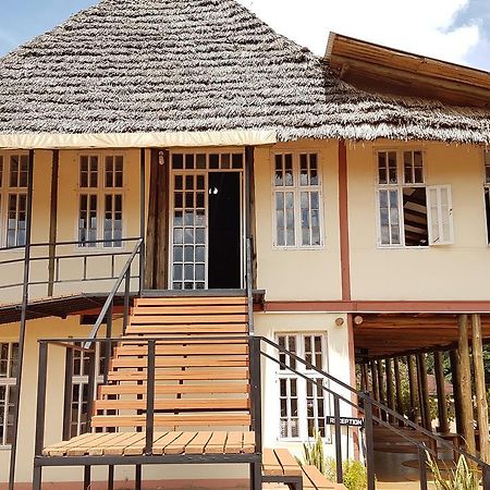 Eileen'S Trees Inn Карату Екстериор снимка