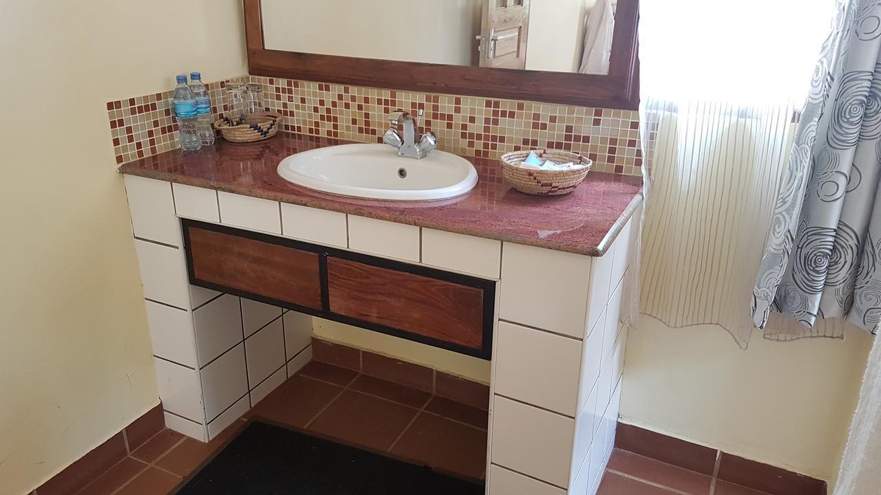 Eileen'S Trees Inn Карату Екстериор снимка